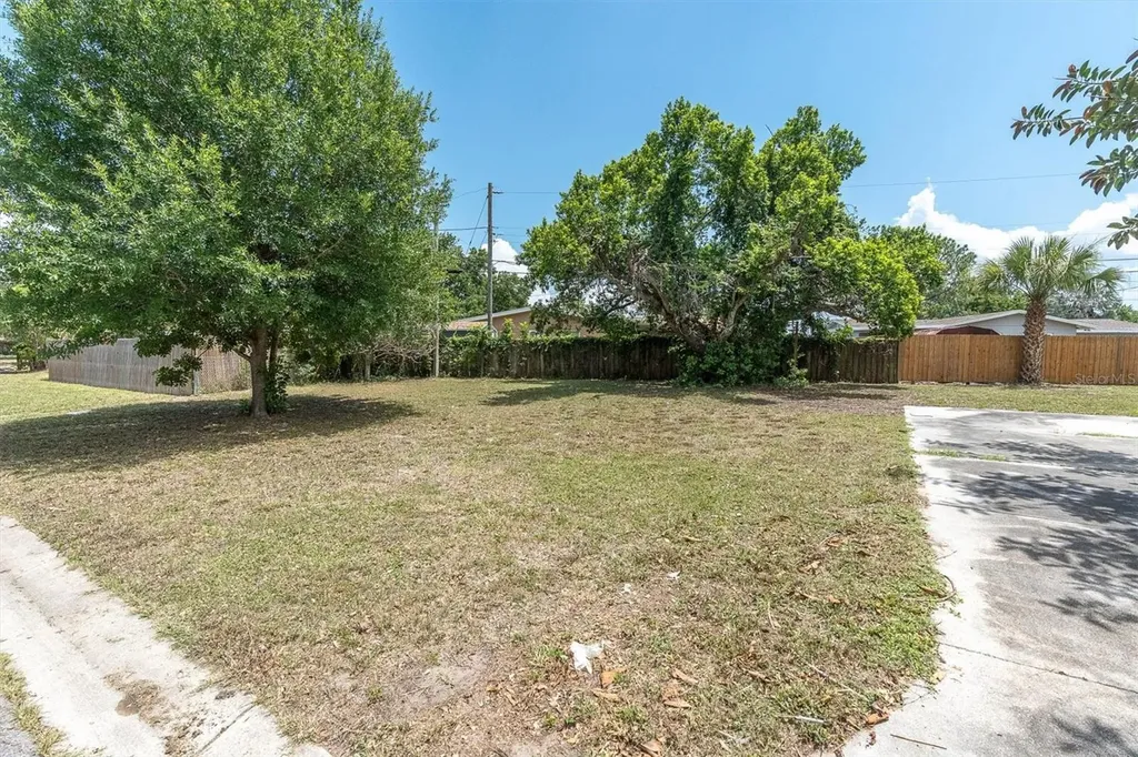 450 Davison Avenue NE St Petersburg FL 33703