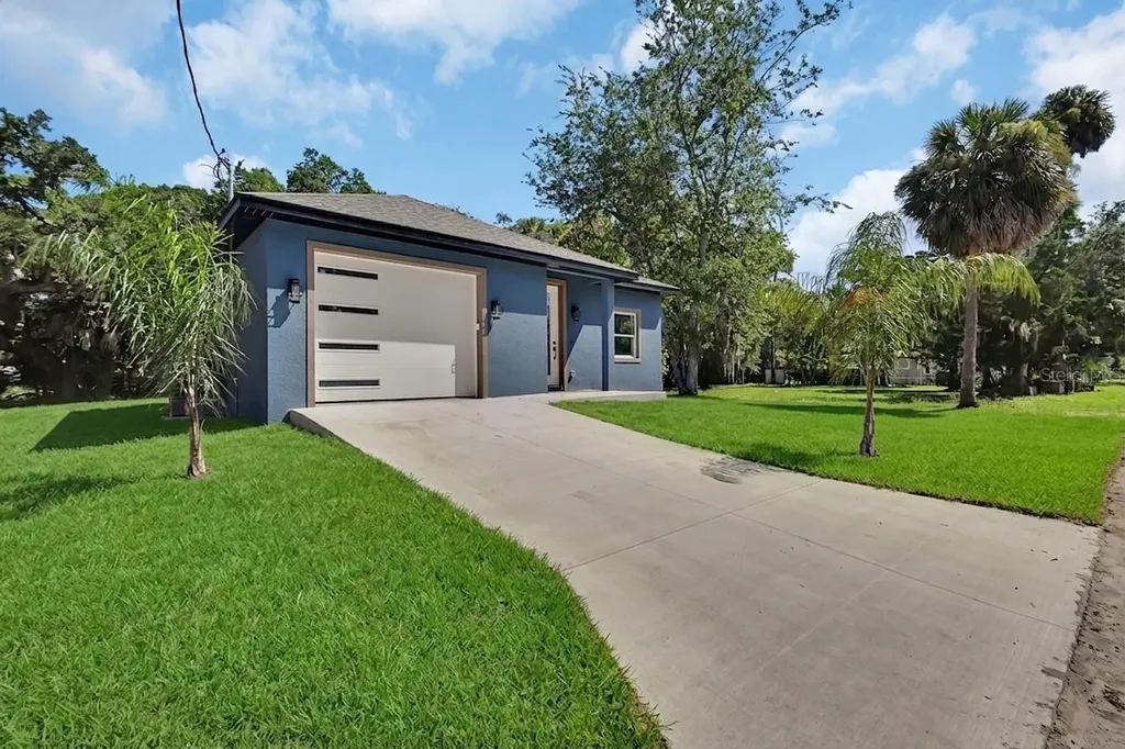 556 Wallace Street Daytona Beach FL 32114