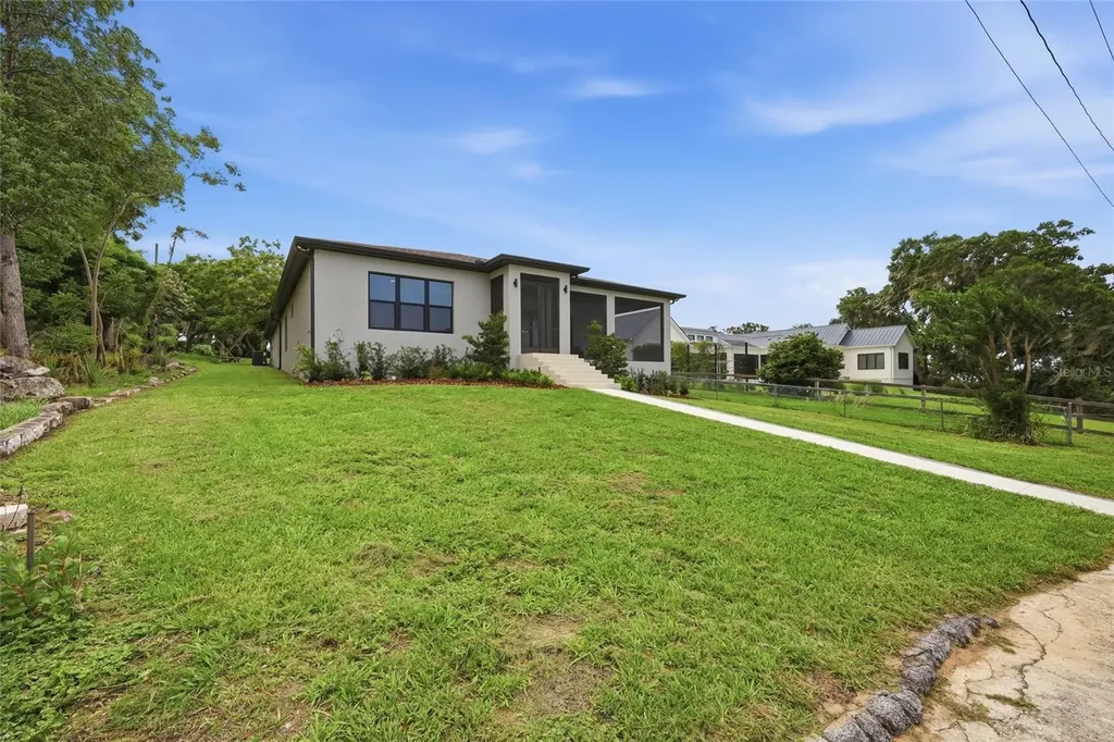 17540 Third Street Montverde FL 34756