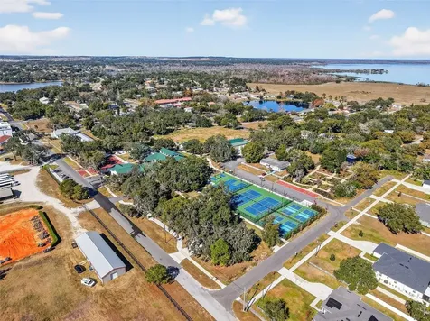 17540 Third Street Montverde FL 34756