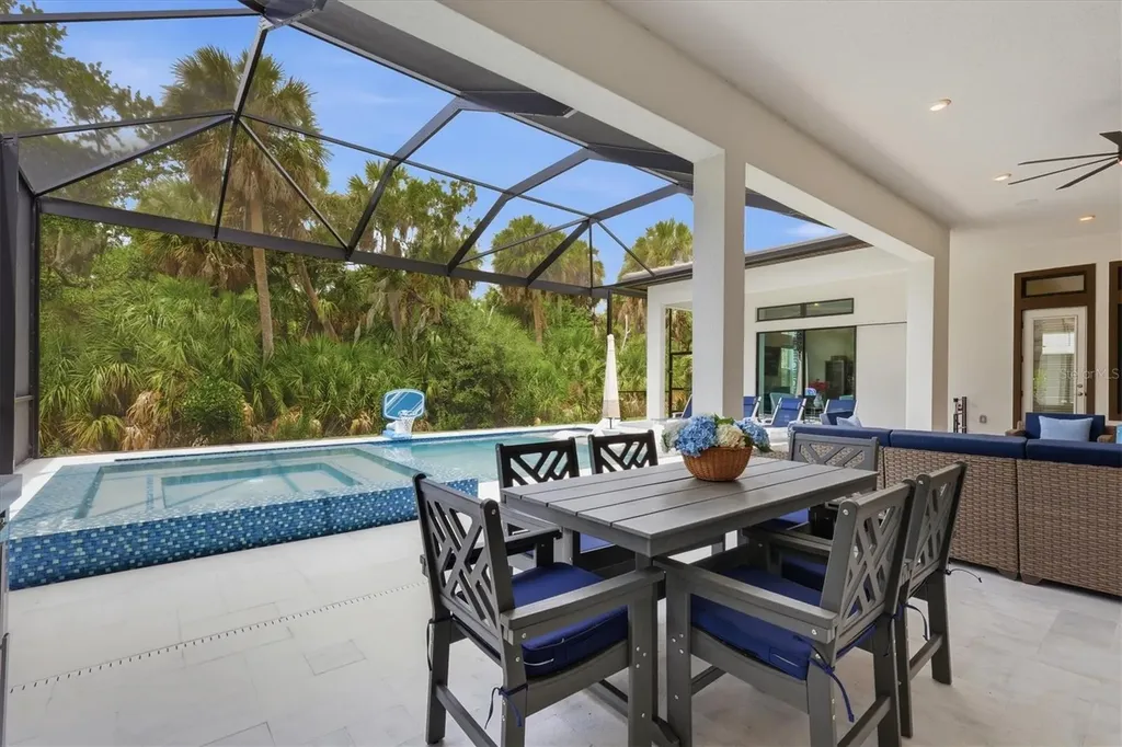 9463 Tequila Sunrise Drive Sarasota FL 34241