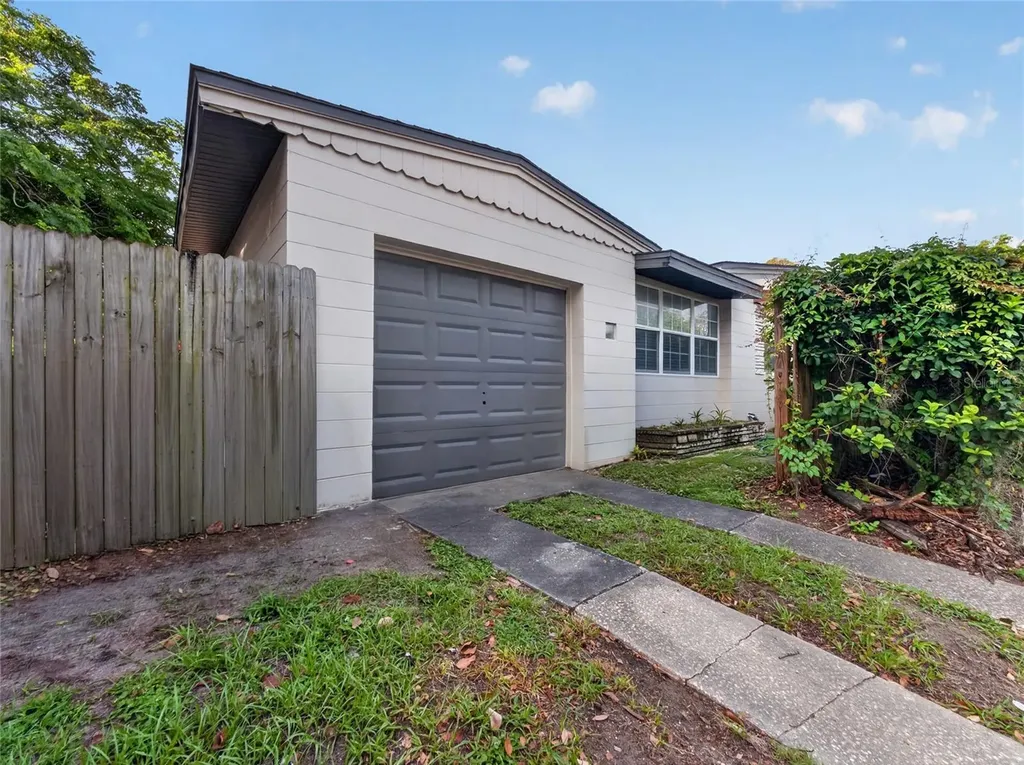 2121 Ivanhoe Road Orlando FL 32804