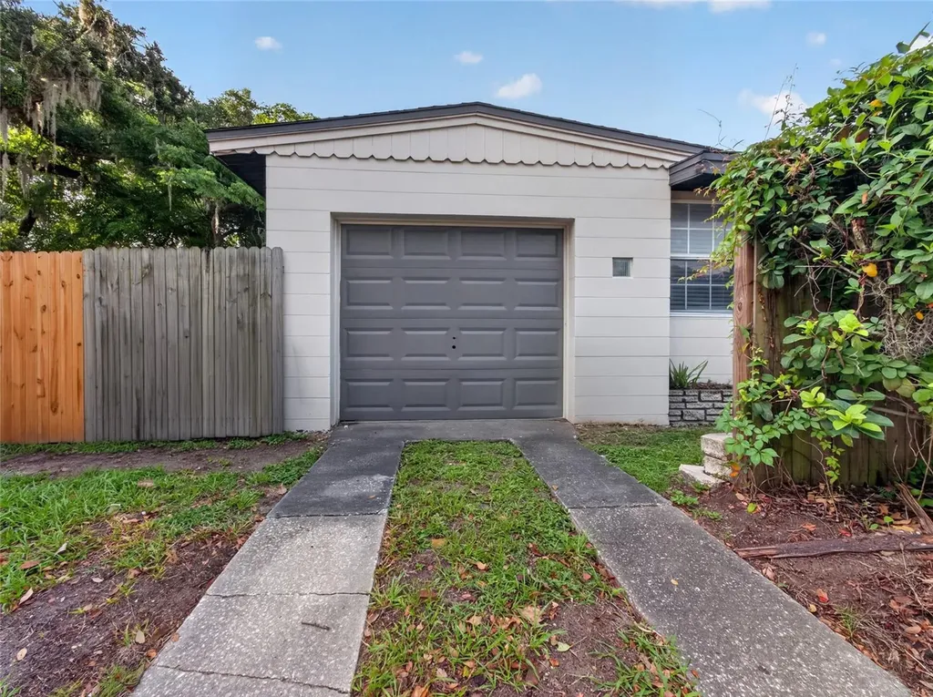 2121 Ivanhoe Road Orlando FL 32804