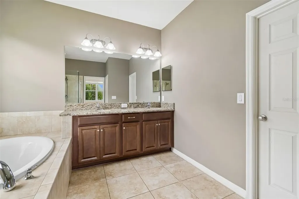 17566 Buckingham Garden Drive Lithia FL 33547