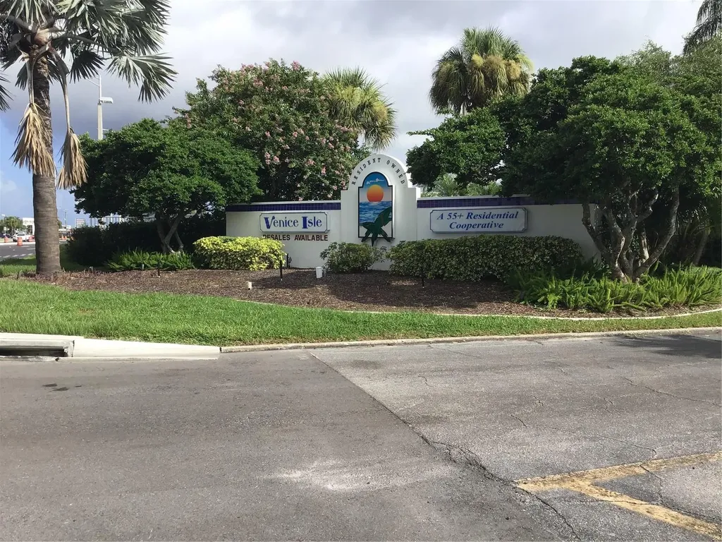 213 Como Drive Venice FL 34285