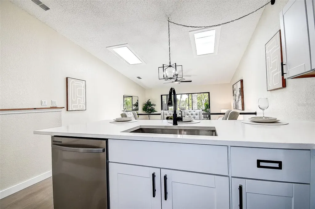 6204 92nd Place N Pinellas Park FL 33782