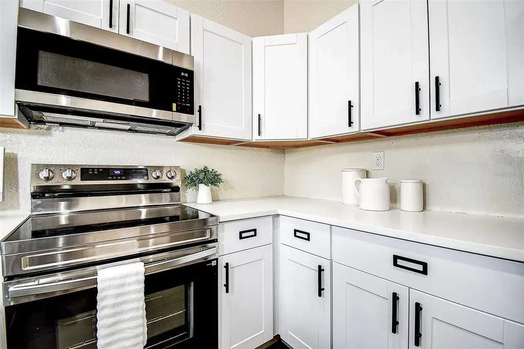 6204 92nd Place N Pinellas Park FL 33782