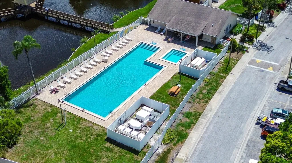 6204 92nd Place N Pinellas Park FL 33782