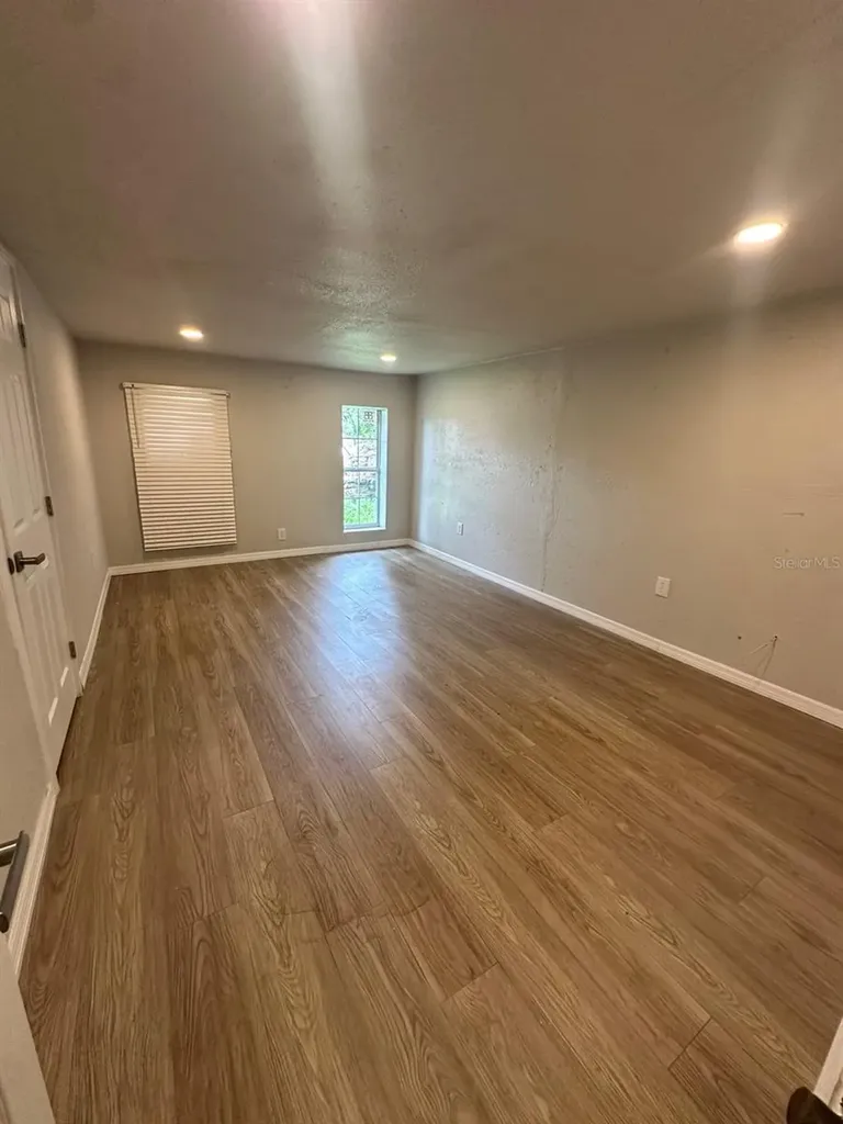 2620 E 33rd Avenue Tampa FL 33610