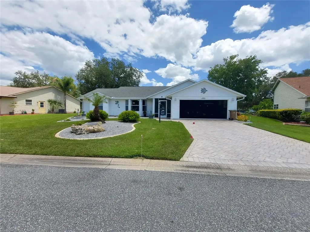 26010 Newcombe Circle Leesburg FL 34748