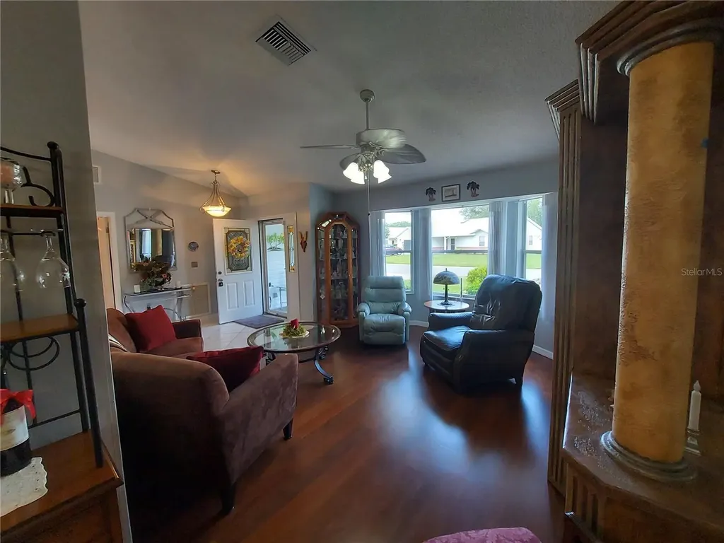 26010 Newcombe Circle Leesburg FL 34748