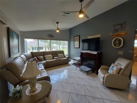 26010 Newcombe Circle Leesburg FL 34748