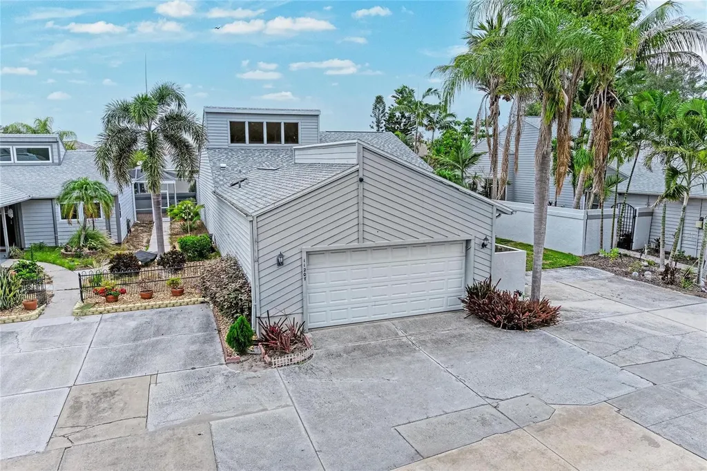 11207 Longwood Court Bradenton FL 34209