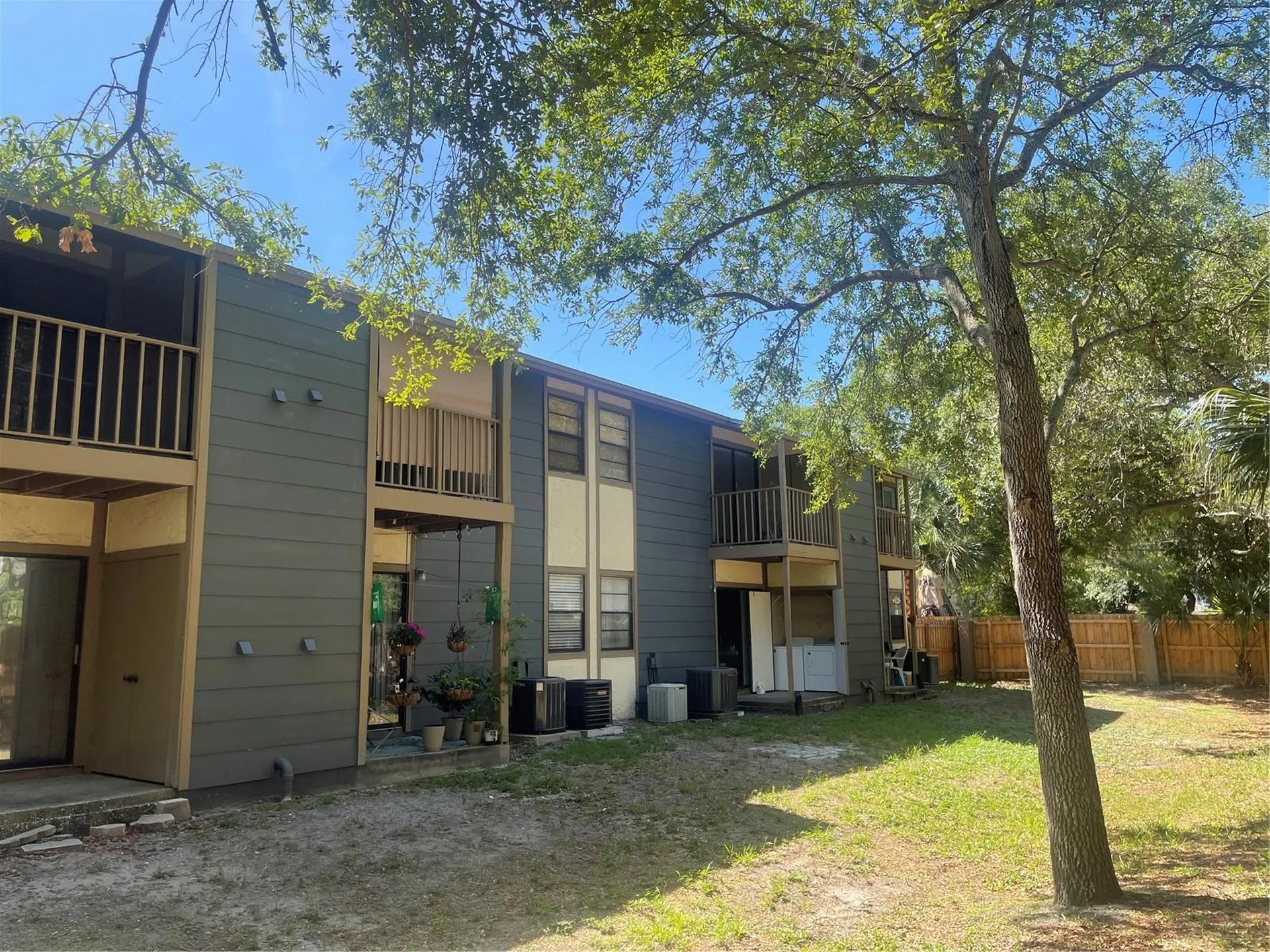 4809 S Mound Avenue Tampa FL 33611