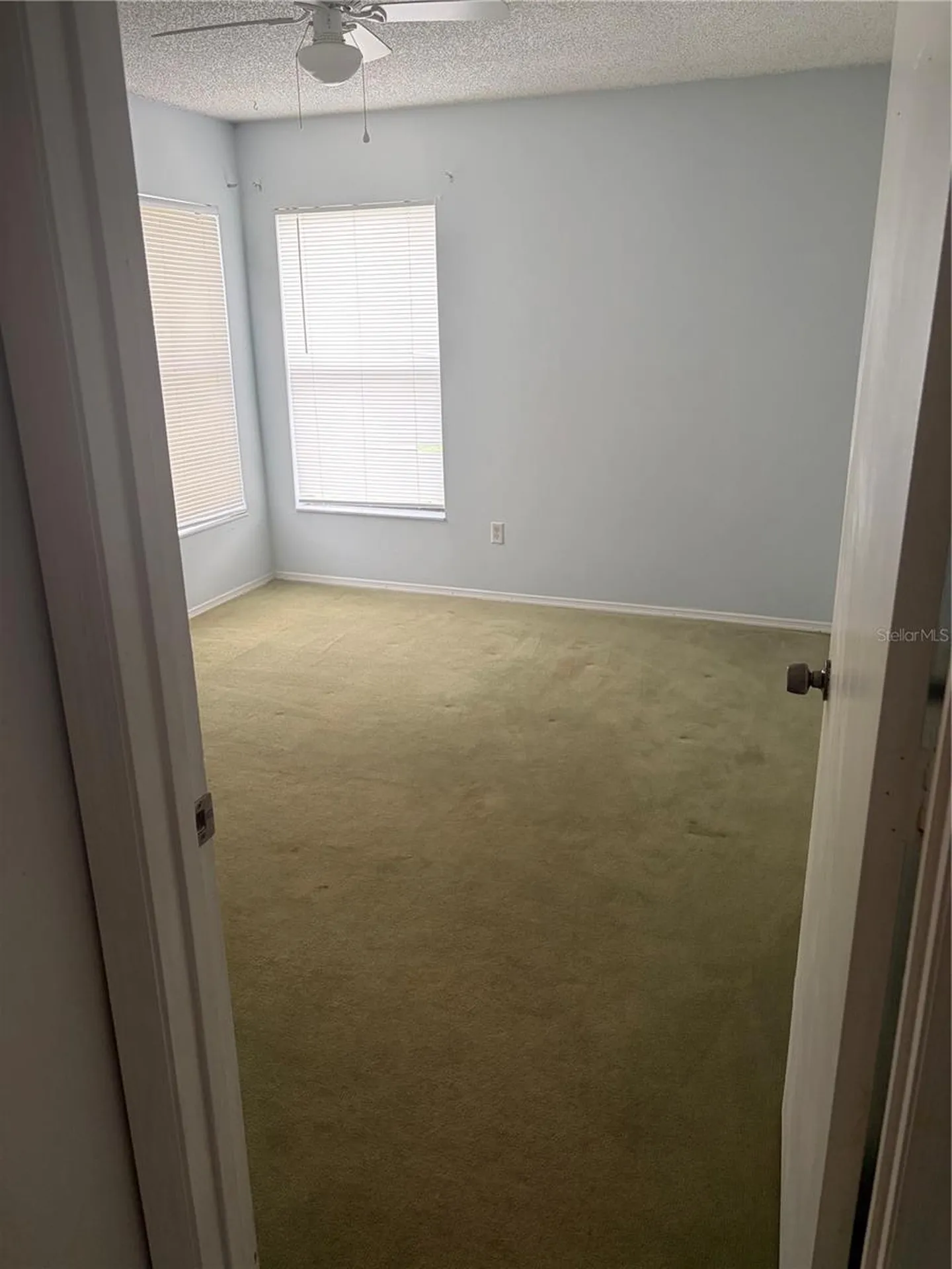 31 Lakepointe Circle Kissimmee FL 34743