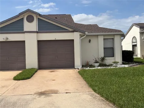 31 Lakepointe Circle Kissimmee FL 34743