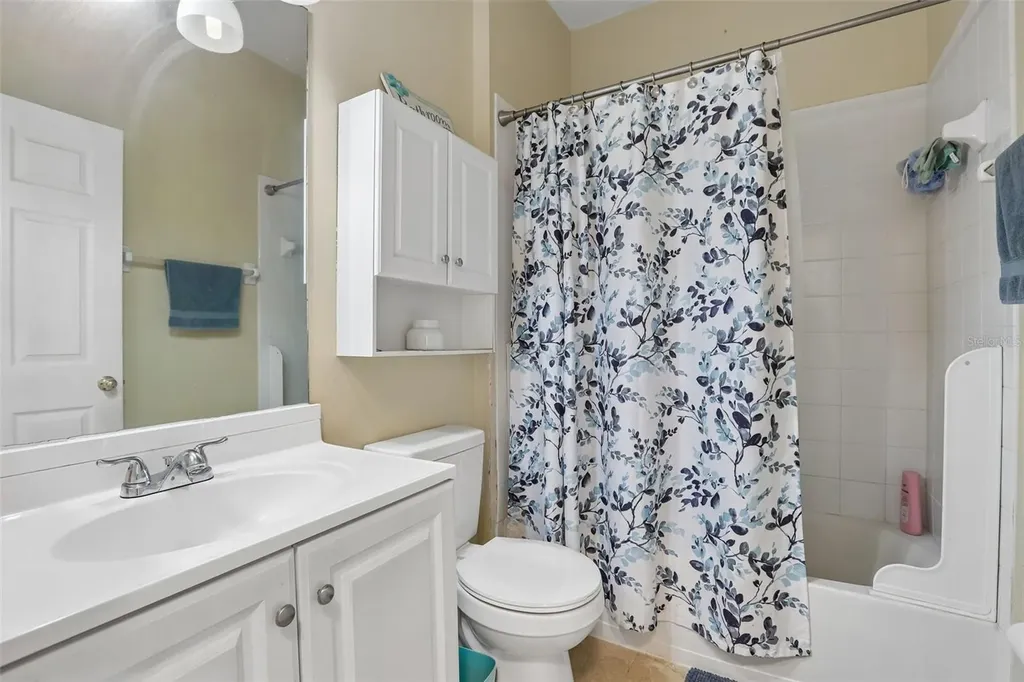 4761 Whispering Wind Avenue Tampa FL 33614