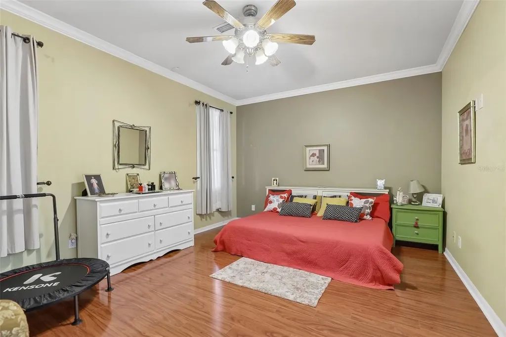 4761 Whispering Wind Avenue Tampa FL 33614
