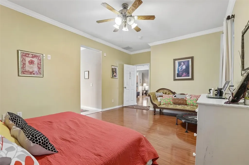 4761 Whispering Wind Avenue Tampa FL 33614