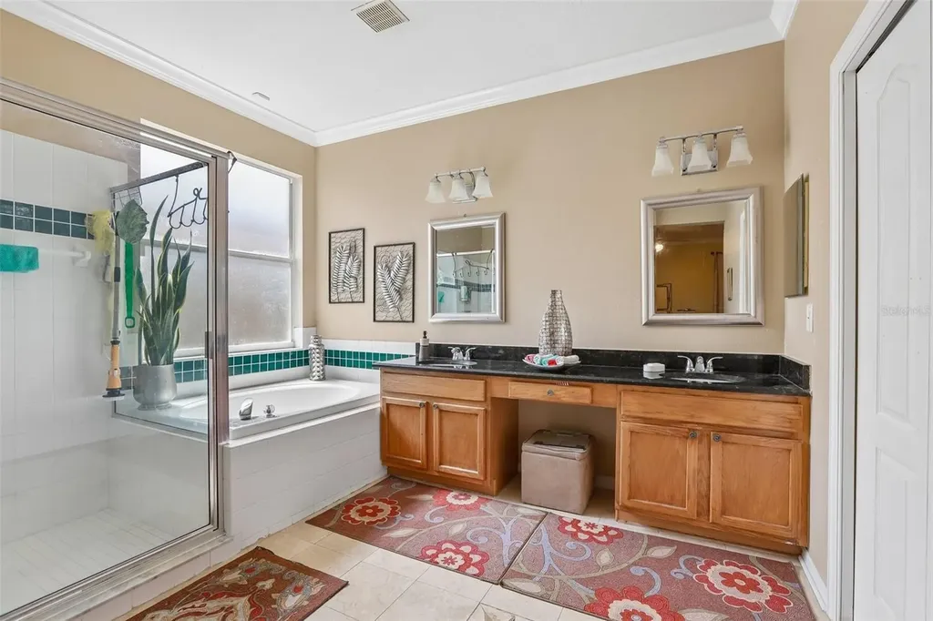 4761 Whispering Wind Avenue Tampa FL 33614