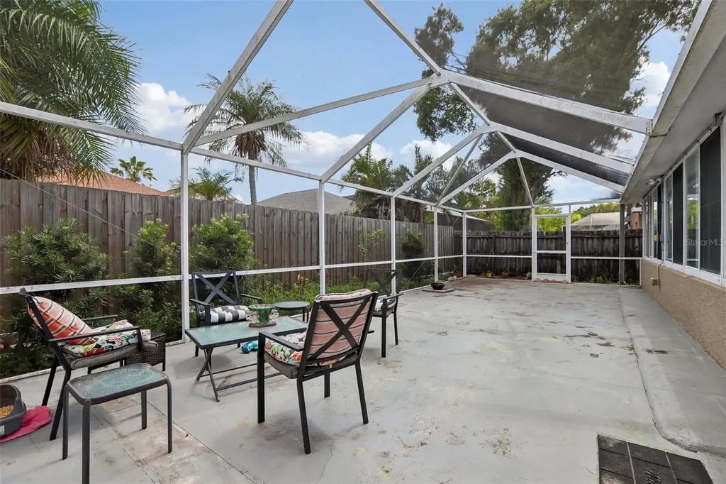 4761 Whispering Wind Avenue Tampa FL 33614