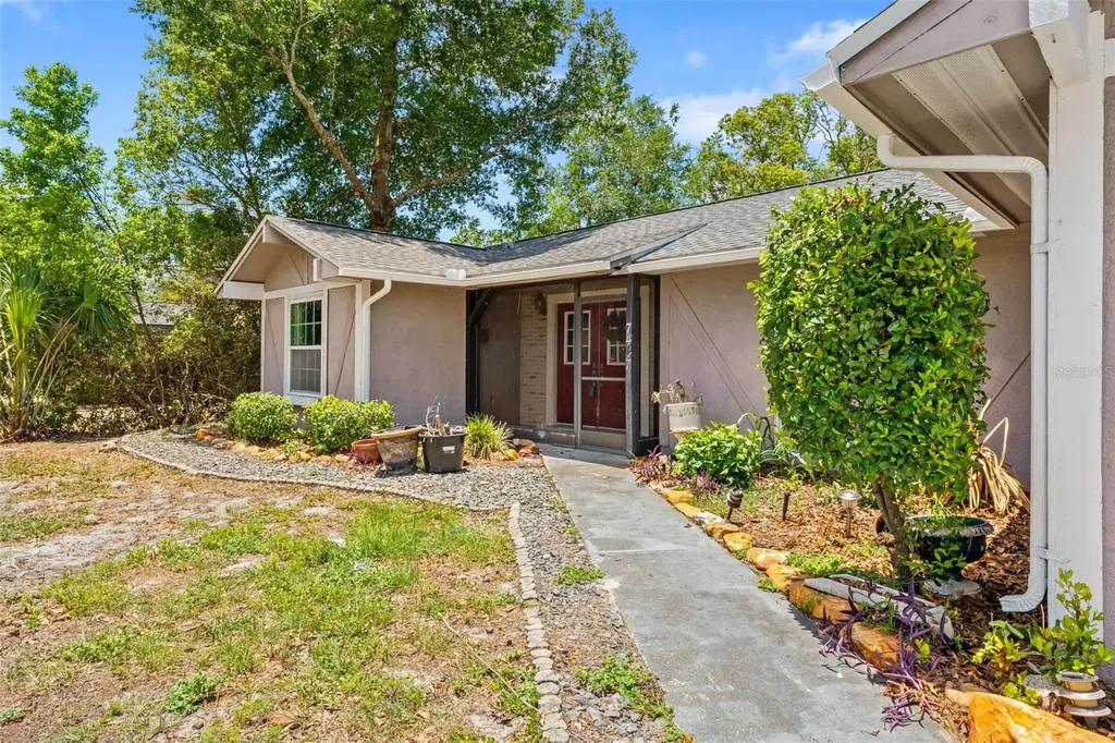 7447 Dundee Way Weeki Wachee FL 34613
