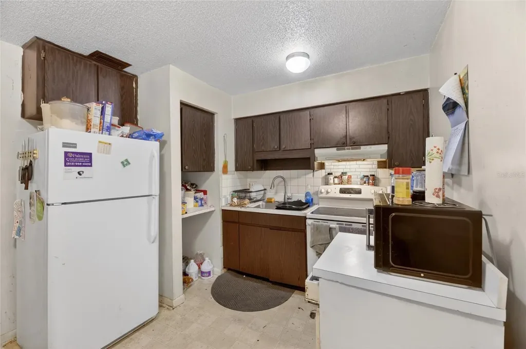 8725 N 46th Street Tampa FL 33617