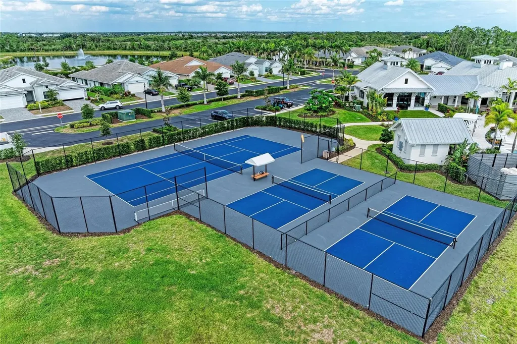 18615 Midsummer Place Venice FL 34293