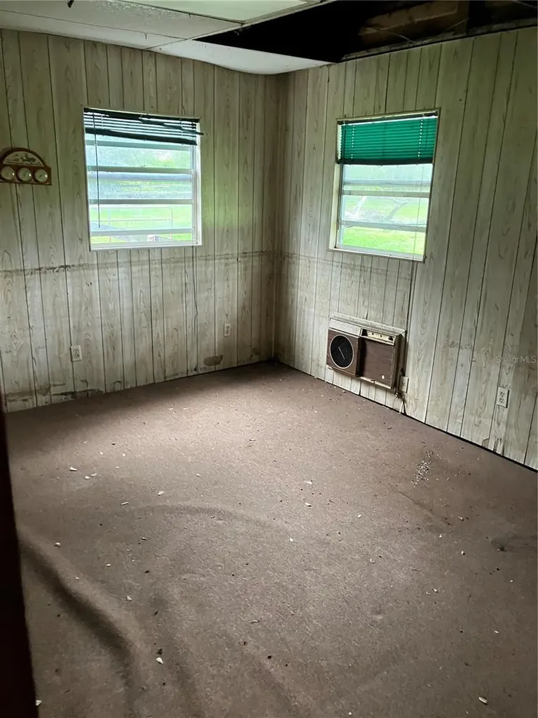 39001, 39005 State Road 575 Dade City FL 33523