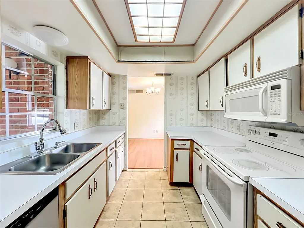 5948 La Costa Drive Orlando FL 32807