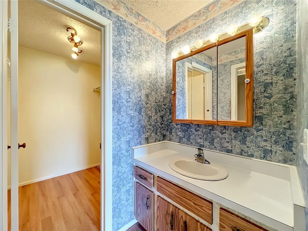 5948 La Costa Drive Orlando FL 32807