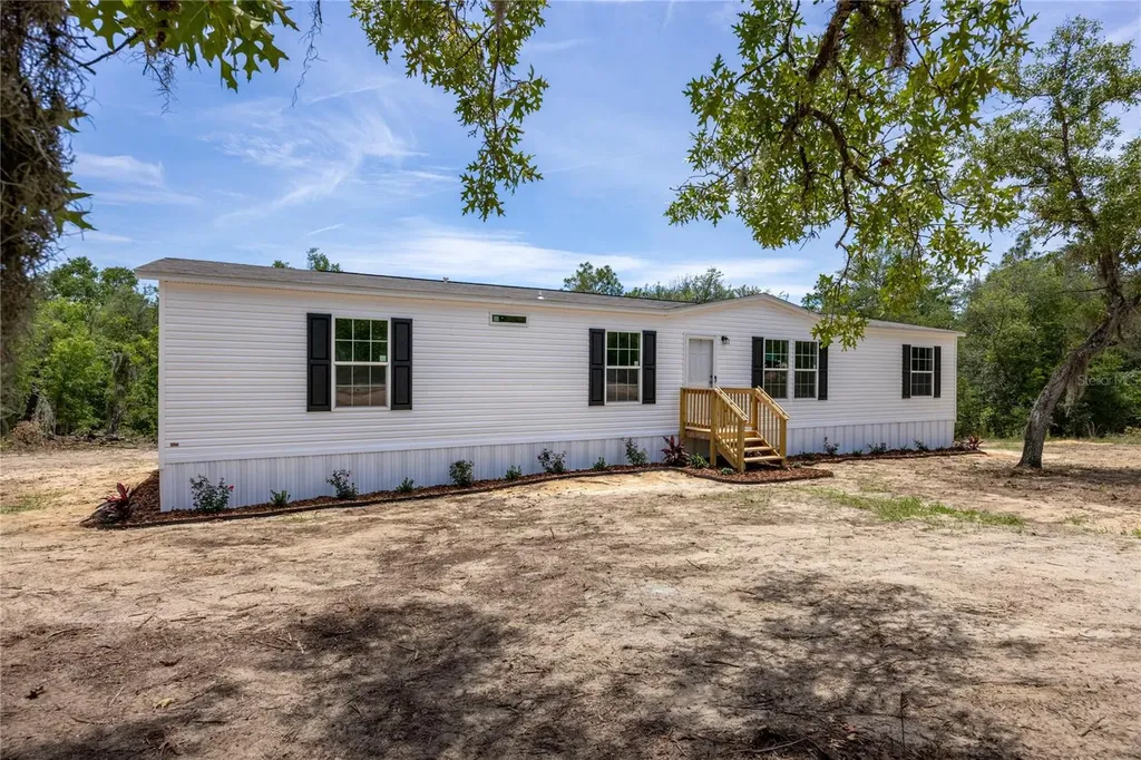 119 London Avenue Interlachen FL 32148