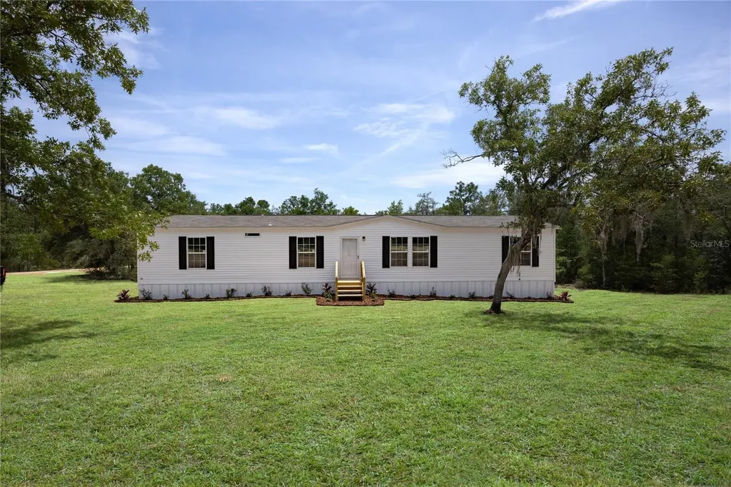 119 London Avenue Interlachen FL 32148