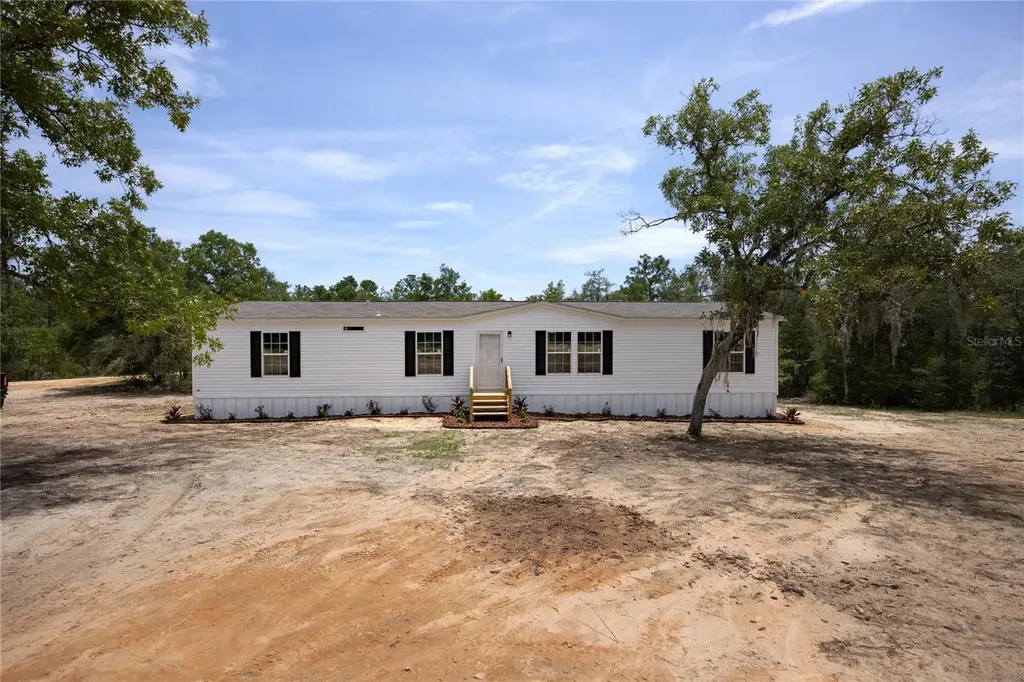 119 London Avenue Interlachen FL 32148