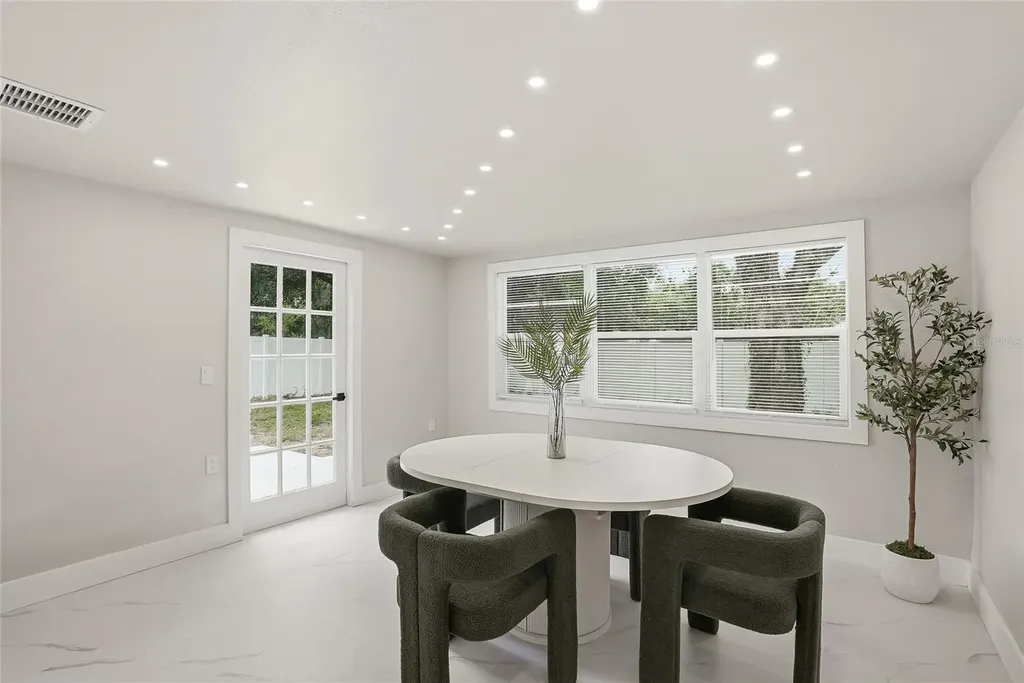 513 White Oak Avenue Brandon FL 33510