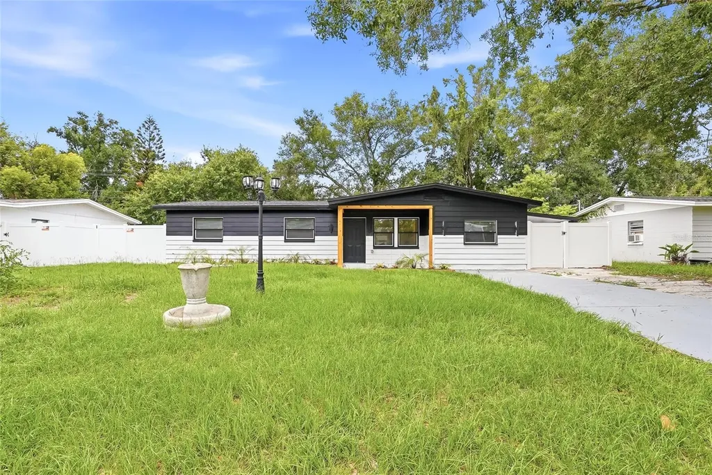 513 White Oak Avenue Brandon FL 33510