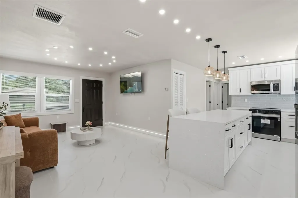 513 White Oak Avenue Brandon FL 33510