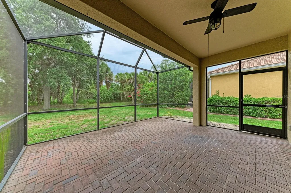 1986 Mesic Hammock Way Venice FL 34292