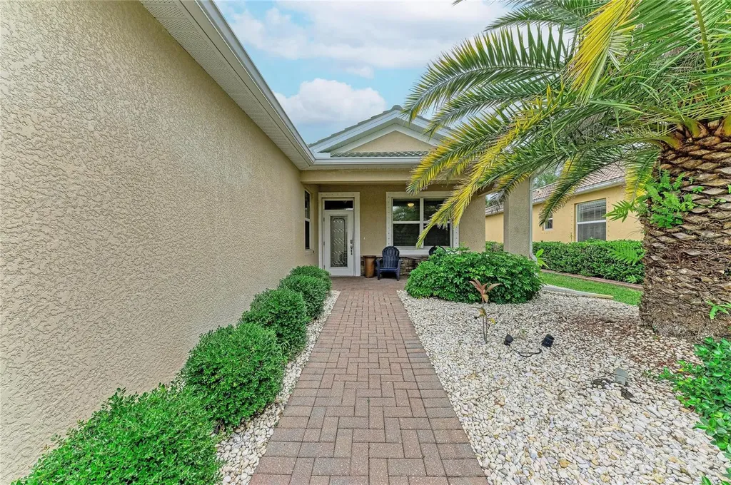 1986 Mesic Hammock Way Venice FL 34292