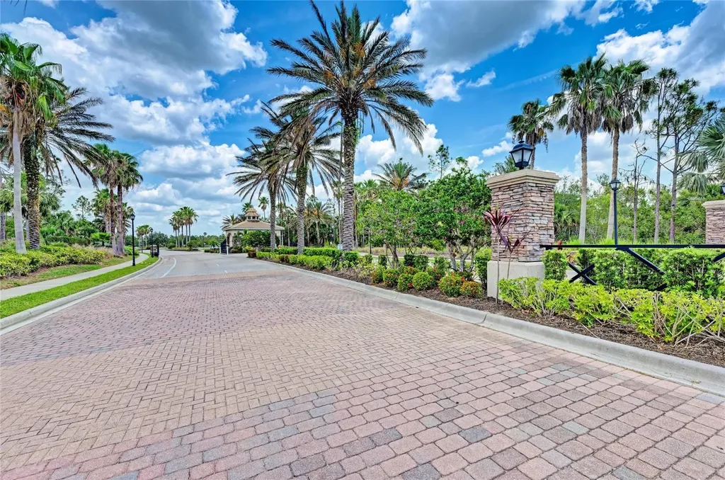 1986 Mesic Hammock Way Venice FL 34292
