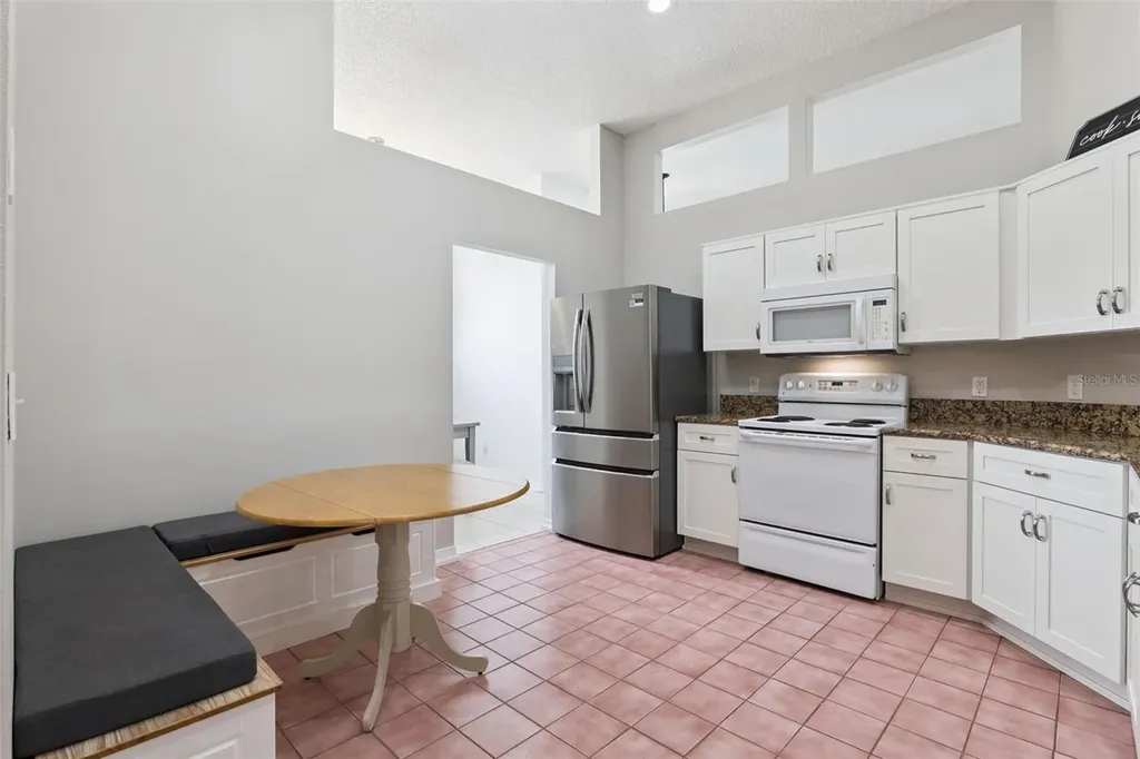 808 Lake Jackson Circle Apopka FL 32703