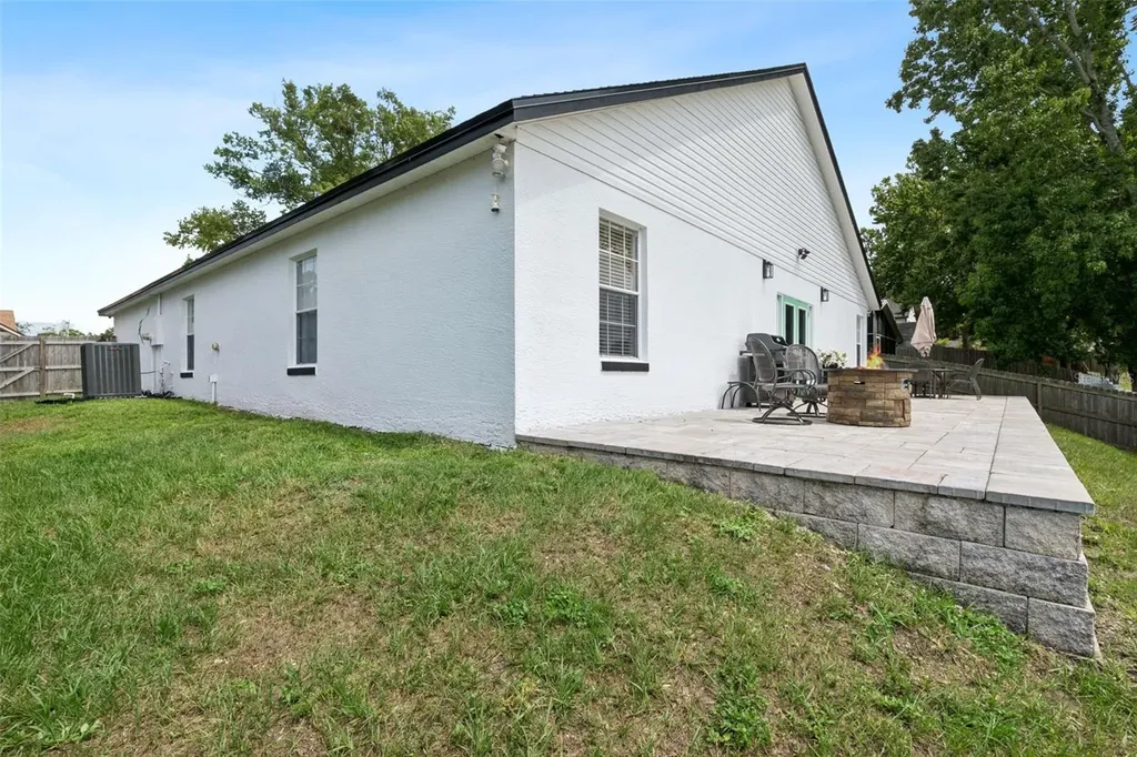 808 Lake Jackson Circle Apopka FL 32703