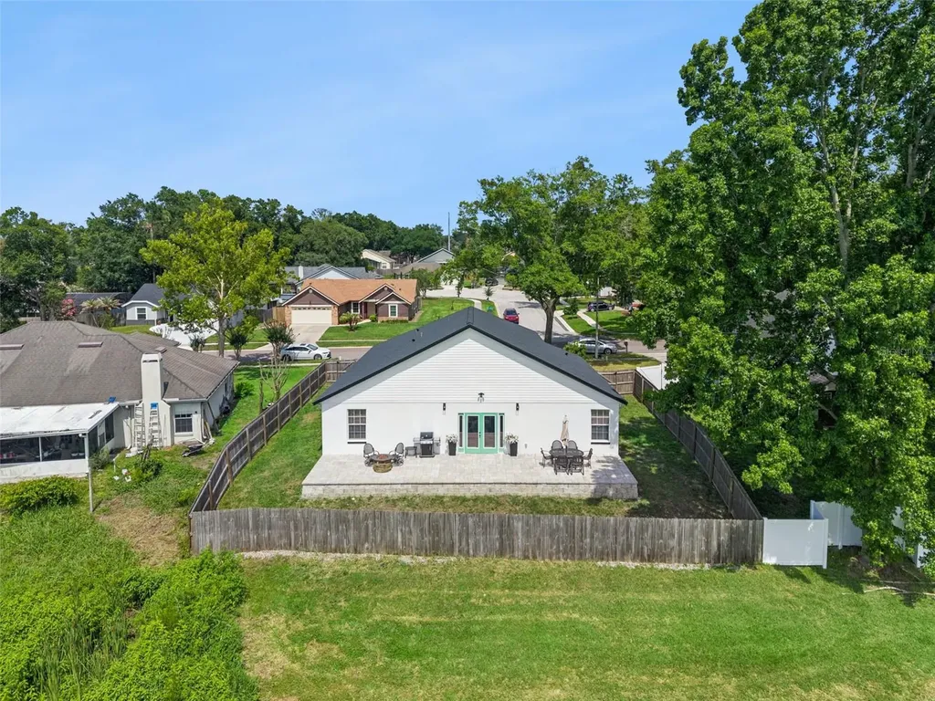 808 Lake Jackson Circle Apopka FL 32703