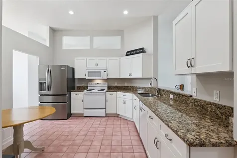 808 Lake Jackson Circle Apopka FL 32703