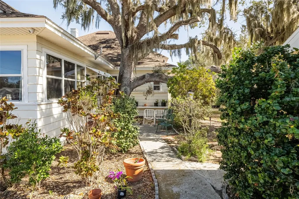 102 S Lakeshore Boulevard Lake Wales FL 33853