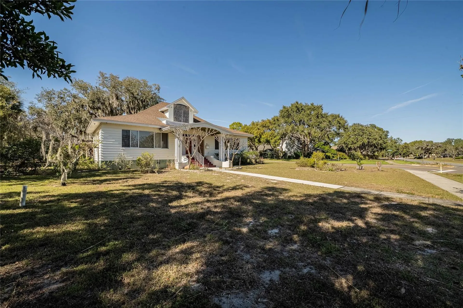 102 S Lakeshore Boulevard Lake Wales FL 33853
