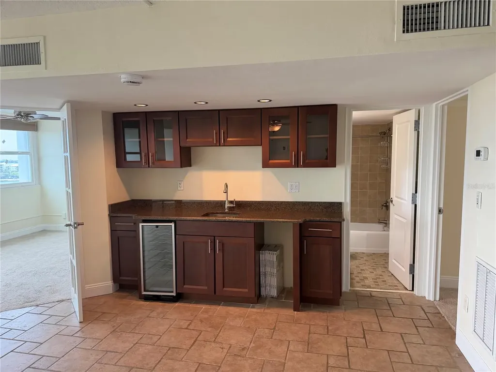 33 S Gulfstream Avenue Sarasota FL 34236