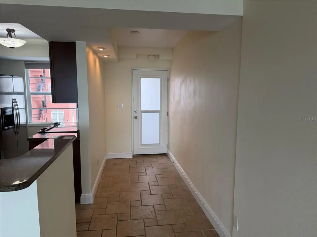 33 S Gulfstream Avenue Sarasota FL 34236