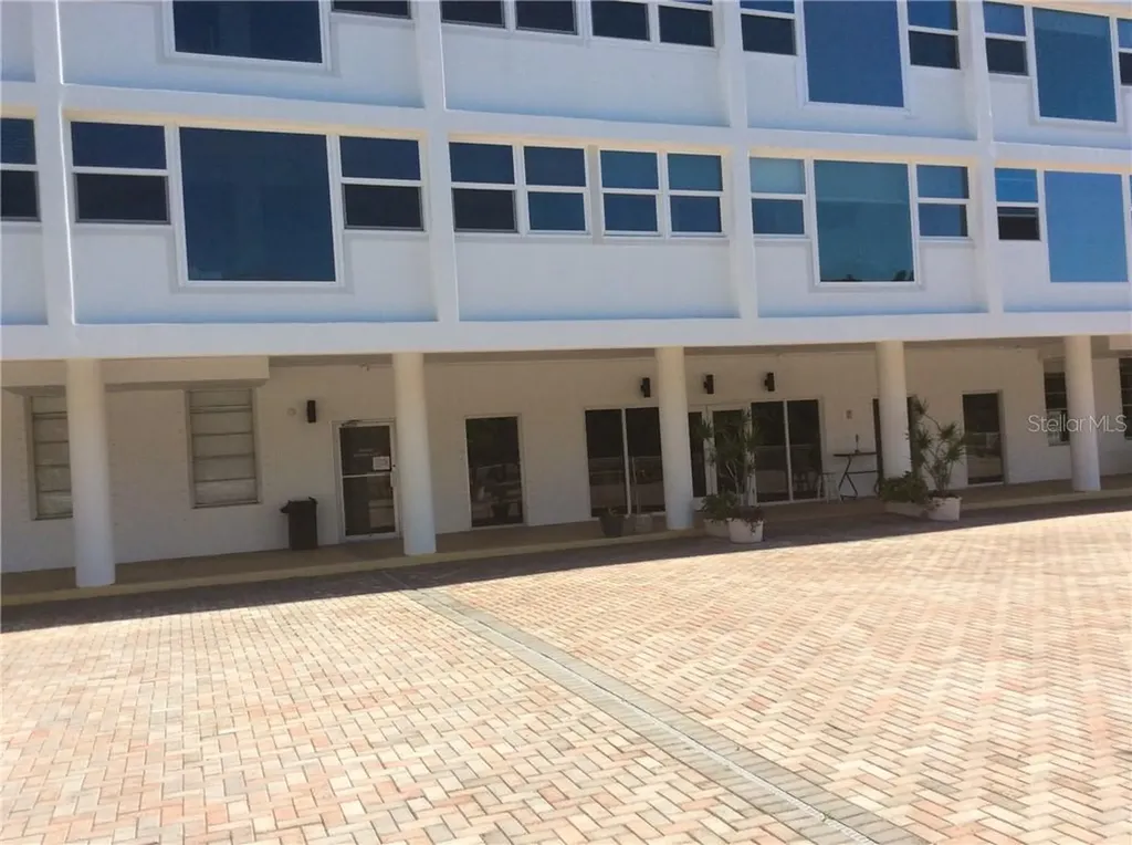 33 S Gulfstream Avenue Sarasota FL 34236