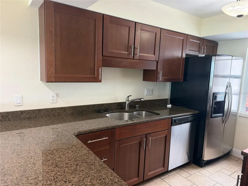 33 S Gulfstream Avenue Sarasota FL 34236
